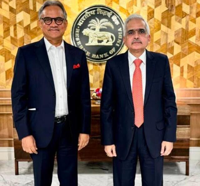 ఆర్బీఐ తీపి కబురు.. రెపో రేట్లు తగ్గింపు 