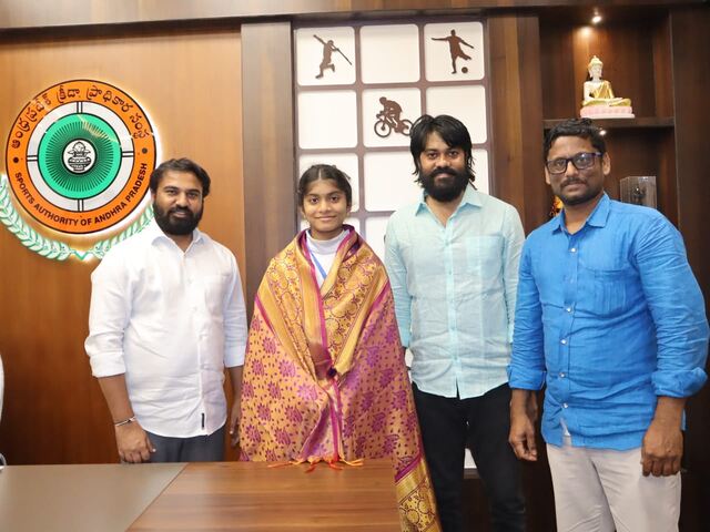 ఫెన్సింగ్ క్రీడాకారిణిని అభినందించిన శాప్ ఛైర్మన్
