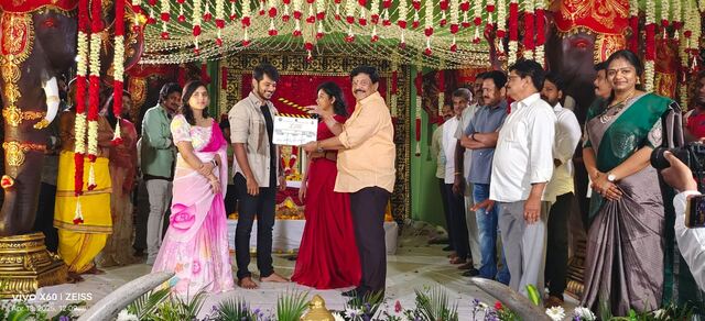 సినీ పరిశ్రమ హైదరాబాదు నుంచి ఆంధ్రాకు..!