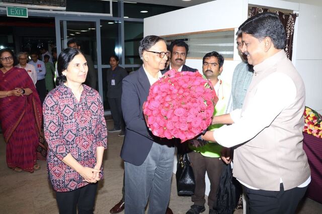 ఏపీలో ఆర్థిక సంఘం బృందం పర్యటన