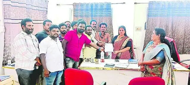 పోరుబాటలో ఫీల్డ్‌ అసిస్టెంట్లు 
