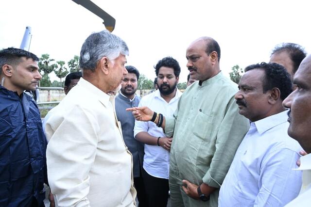 సీఎంకు తుఫాన్ పరిస్థితులపై వివరించిన మంత్రి అచ్చెన్న