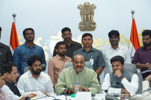 తుఫాన్ తగ్గినా విద్యుత్, రవాణా ఇబ్బందులు: మంత్రి అచ్చెన్నాయుడు