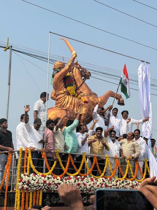 ఉయ్యాలవాడ విగ్రహాన్ని ఆవిష్కరించిన మంత్రి