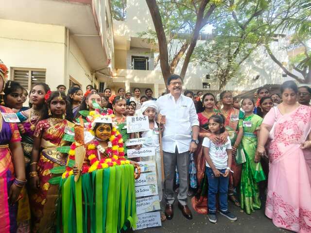 ప్రతి జిల్లాలో మాక్ అసెంబ్లీకి చర్యలు