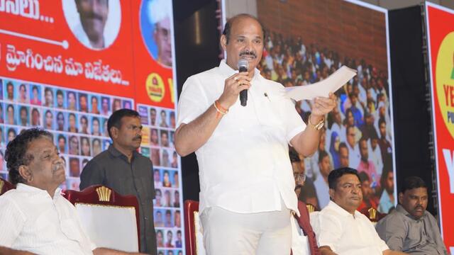 విద్యార్ధులను తీర్చిదిద్దేది టీచర్లే