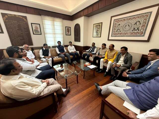 ఢిల్లీలో పార్లమెంట్‌కు చేరుకున్న మంత్రి నారా లోకేష్