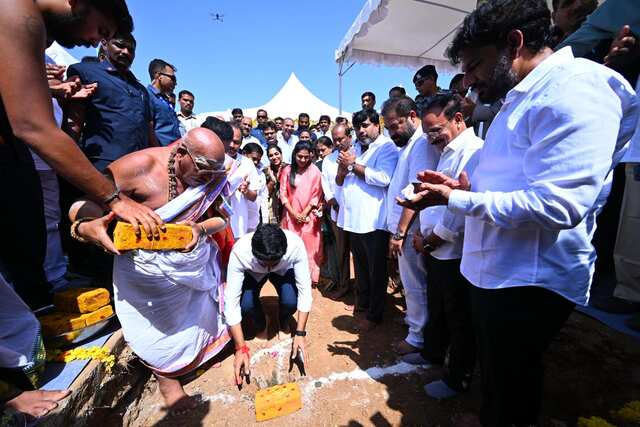 రాడిసన్ 5 స్టార్ హోటల్‌కు మంత్రి లోకేష్ శంకుస్థాపన