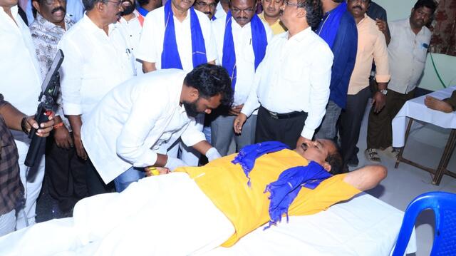 25వసారి రక్తదానం చేసిన  మంత్రి రామానాయుడు