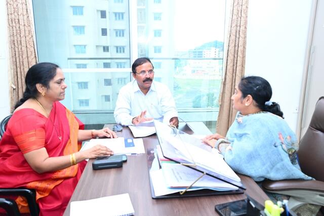 బీసీ హాస్టల్ విద్యార్థులను కంటికి రెప్పలా కాపాడుకుందాం