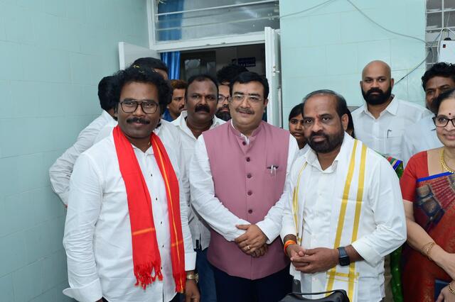 కార్పొరేట్ కు దీటుగా ప్రభుత్వ వైద్యం