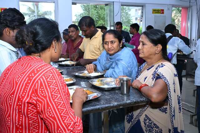 చంద్రబాబు వల్ల మా కడుపు నిండుతోంది..