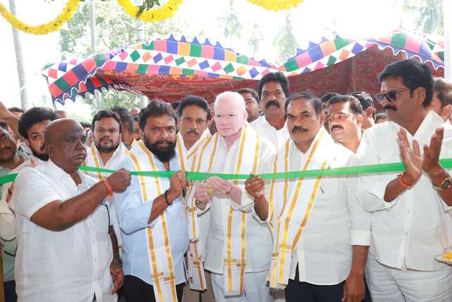 కాపు కళ్యాణమండపం ప్రారంభించిన మంత్రి సుభాష్