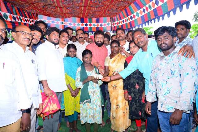 మాట నిలబెట్టుకున్న మంత్రి సుభాష్
