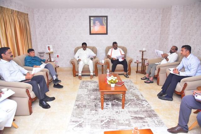 పుట్టపర్తి చేరుకున్న ఉత్సవ కమిటీ