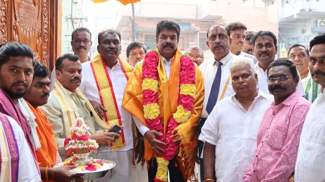 శ్రీ వాసవీ కన్యకాపరమేశ్వరి మహోత్సవంలో ఎమ్మెల్యే బొండా ఉమా