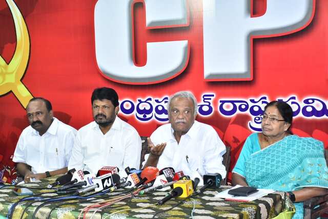 ట్రంప్ కు మోదీ దాసోహం