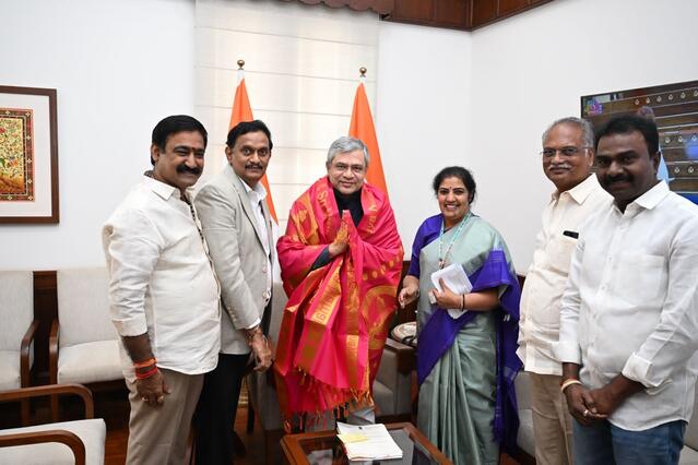 విజయవాడ రైల్వే అభివృద్ధిపై ఎంపీ కేశినేని శివనాథ్ కృషి
