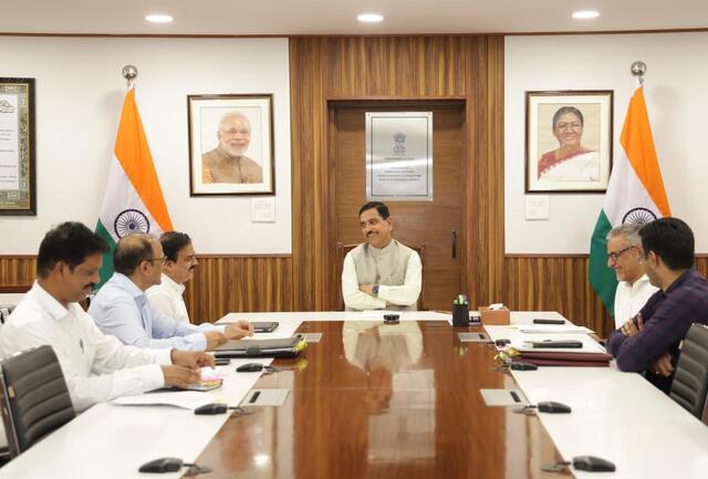 ప్రజా పంపిణీ ద్వారా ప్రజలకు స్టీమ్ రైస్