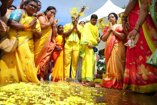జలహారతి కార్యక్రమం లో పాల్గొన్న నారా భువనేశ్వరి