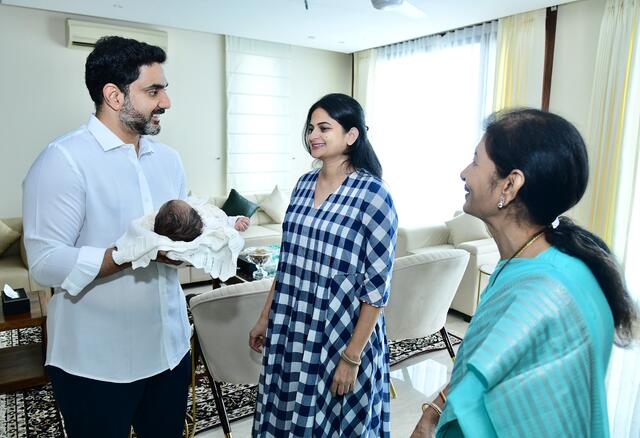 ఎంపీ రామ్మోహన్ నాయుడు కుమారుడికి లోకేష్ ఆశీస్సులు