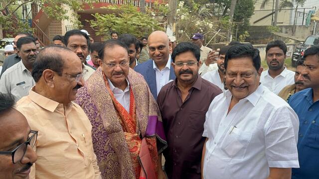 కన్నతల్లి, జన్మభూమిని ఎన్నటికీ మరువరాదు