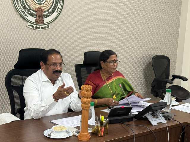 సీఎస్ ను కలిసిన ఎన్‌హెచ్ఆర్‌సీ సభ్యురాలు