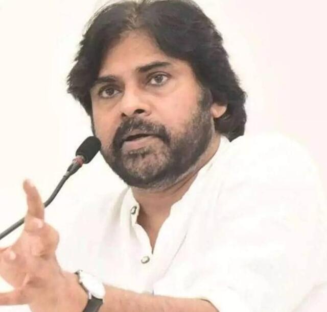 థియేటర్ల వెనుక.. ఎవ్వరున్నా వదలొద్దు