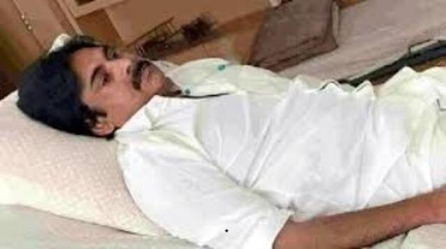 హైదరాబాద్‌కు పవన్.. తగ్గని జ్వరం