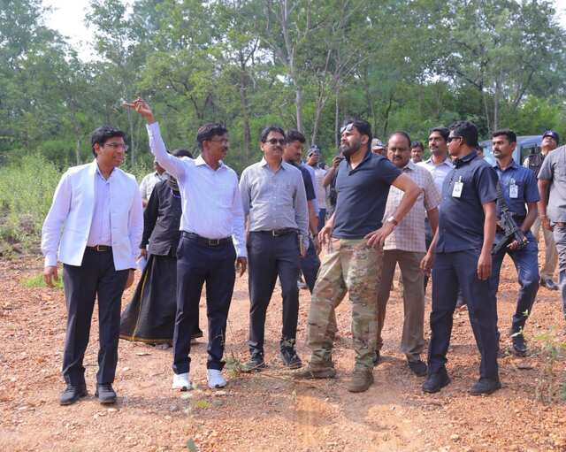 ఎర్రచందనం అడవిలో పవన్ కళ్యాణ్