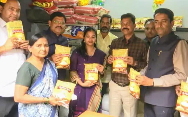 రేషన్ షాపుల్లో గోధుమ పిండి పంపిణీ ప్రారంభం