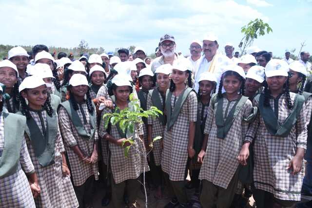 మొక్కలు నాటడం కార్యక్రమం కాదు.. బాధ్యత!