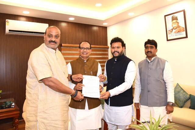 కేంద్ర వ్యవసాయశాఖ మంత్రి శివరాజ్ సింగ్ చౌహాన్‍తో అచ్చెన్న భేటీ