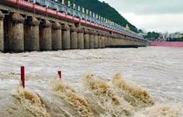 ప్రకాశం బ్యారేజీకి పెరుగుతున్న వరద ఉధృతి