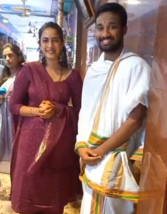 దుర్గమ్మ సేవలో నిహారిక!