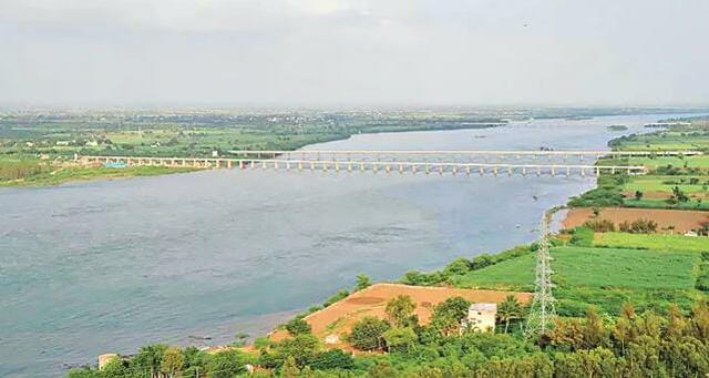 తుఫాను ముప్పు తప్పేలా ముందుగానే సాగునీరు