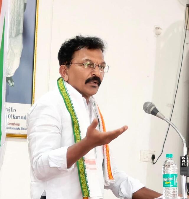 కాంగ్రెస్‌ ఇంచార్జిగా పీవీ మోహన్