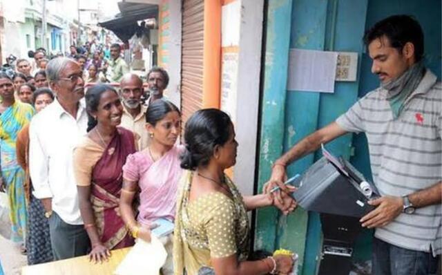 బ్యాంకు ఖాతాల్లోకి రేషన్ డీలర్ల కమీషన్