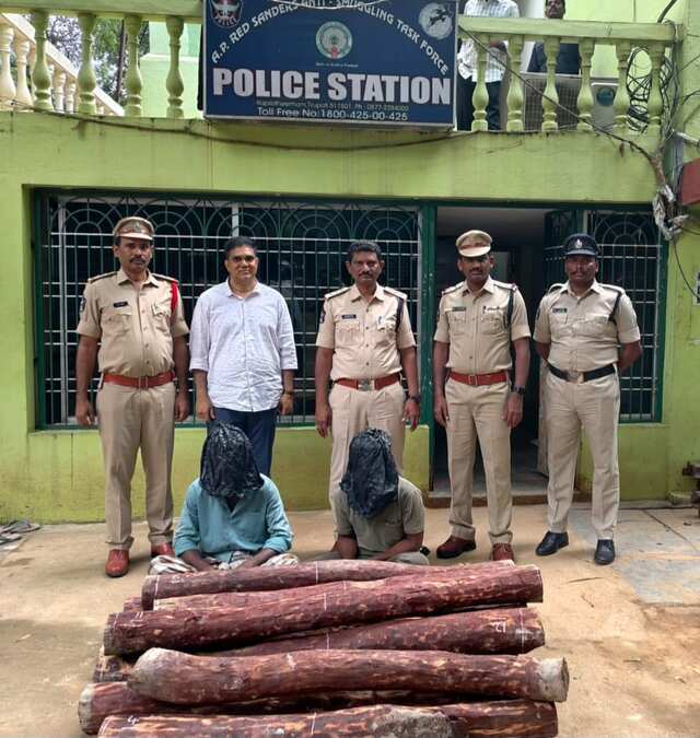 ఎర్రచందనం స్మగ్లింగ్.. ఇద్దరు అరెస్టు