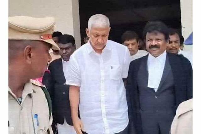 మాజీ ఎమ్మెల్యే వంశీకి ఊరట