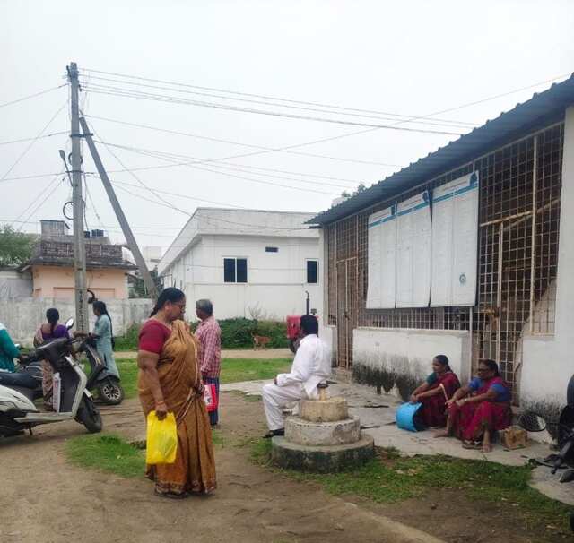 సమయపాలన లేని సచివాలయ సిబ్బంది