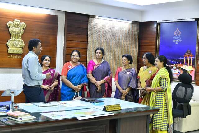 బంగారు క‌ల‌ల‌కు రోజా రంగుల రెక్కలు