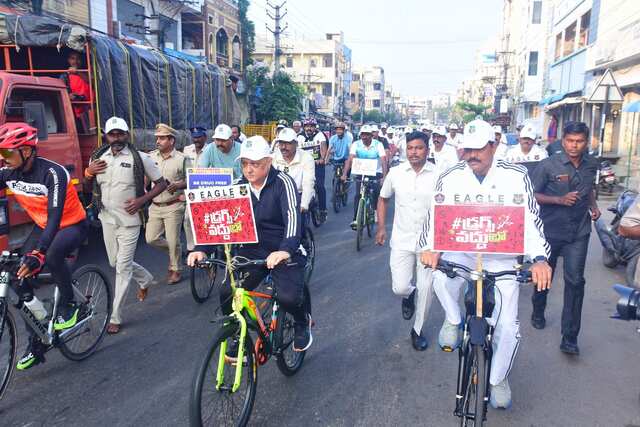 డ్రగ్స్ వద్దు బ్రో అంటూ సైకిల్ ర్యాలీ!