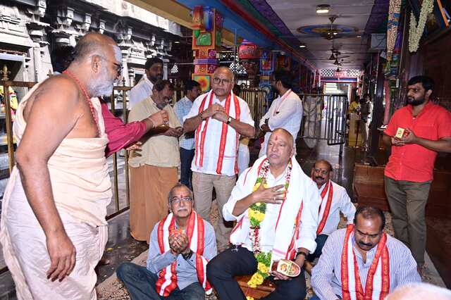ఇంద్రకీలాద్రిపై రాజేంద్ర ప్రసాద్ పూజలు