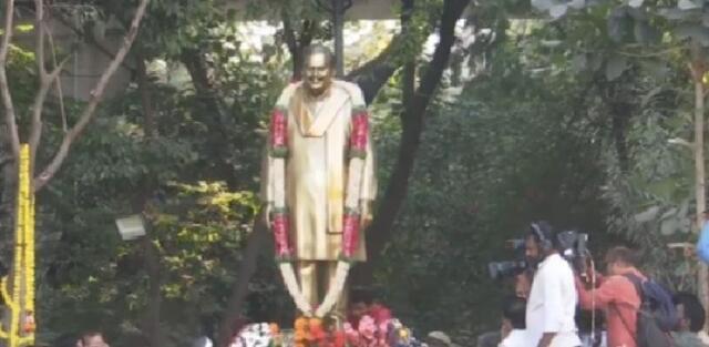 రవీంద్ర భారతిలో ఎస్పీ బాలసుబ్రహ్మణ్యం విగ్రహం