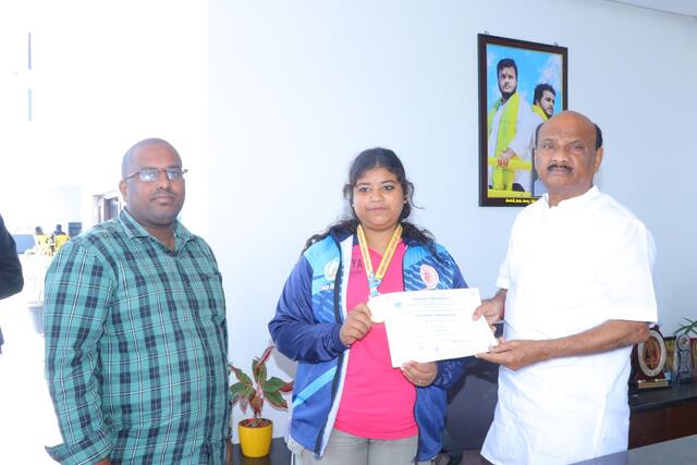 జాతీయ స్థాయికి ఎంపికైన బాక్సర్లని అభినందించిన స్పీకర్