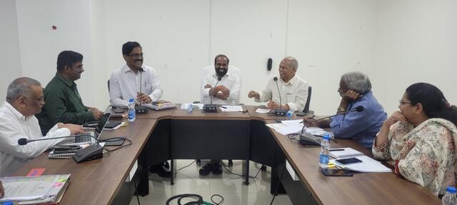 ఆర్ఎంపిల డిమాండ్ల ప‌రిశీల‌న‌కు క‌మిటీ