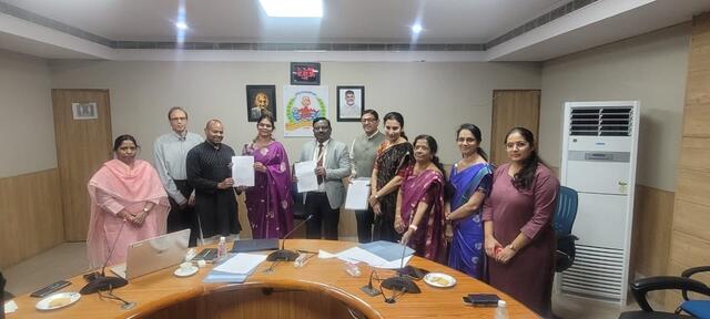 వైద్య విద్యార్థుల్లో ఆత్మ‌హ‌త్య‌ల నియంత్ర‌ణ‌కు ప్రత్యేక శిక్షణ