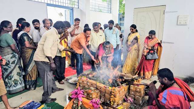 శ్రీ విఘ్నేశ్వర స్వామి దేవస్థానంలో శ్రీ లక్ష్మీ గణపతి హోమ పూజలు