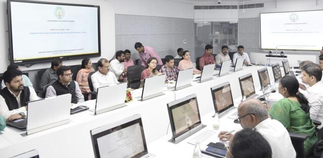 మొంథా న‌ష్టం.. కేంద్రం ఆదుకోవాలి
